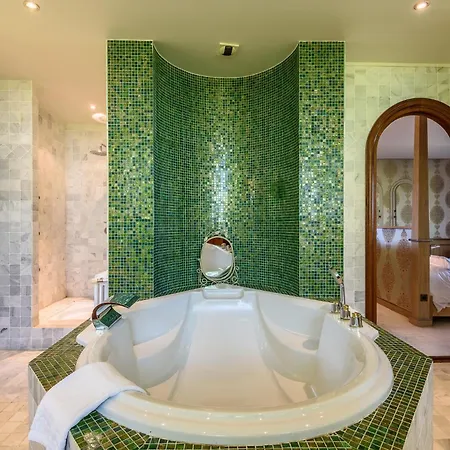 Villa Esmeralda - Somptueuse 15 Personnes Avec Piscine *